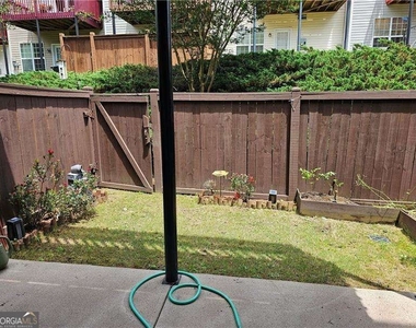 1367 Thornborough Drive - Photo Thumbnail 25