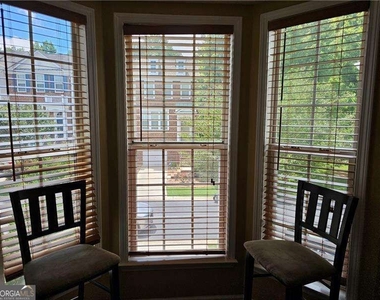 1367 Thornborough Drive - Photo Thumbnail 8