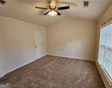 1367 Thornborough Drive - Photo Thumbnail 11