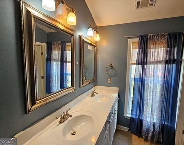 1367 Thornborough Drive - Photo Thumbnail 13