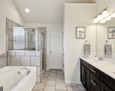 7395 Glisten Avenue - Photo Thumbnail 12