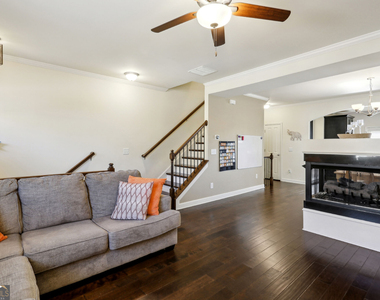 7395 Glisten Avenue - Photo Thumbnail 4