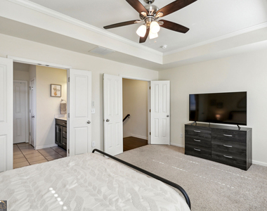 7395 Glisten Avenue - Photo Thumbnail 11