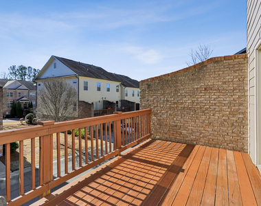 7395 Glisten Avenue - Photo Thumbnail 18