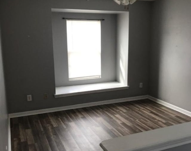 419 Silver Springs Street - Photo Thumbnail 2
