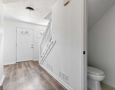 7169 Williamsburg Drive - Photo Thumbnail 2