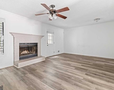 7169 Williamsburg Drive - Photo Thumbnail 4