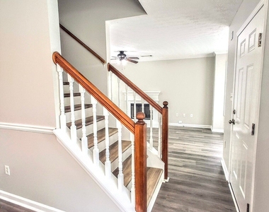 6909 Malvern Court - Photo Thumbnail 1