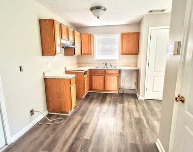 6909 Malvern Court - Photo Thumbnail 5