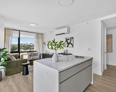 52 4th Avenue - Photo Thumbnail 6