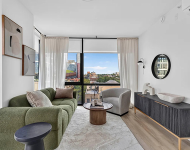 52 4th Avenue - Photo Thumbnail 7