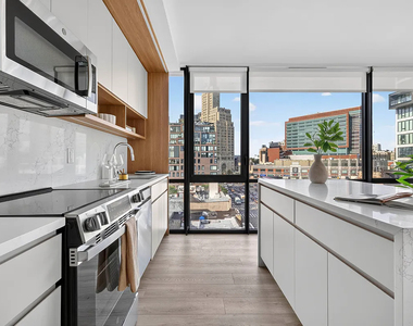 52 4th Avenue - Photo Thumbnail 3