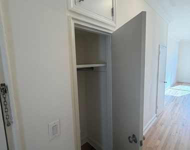East 83rd Street - Photo Thumbnail 9