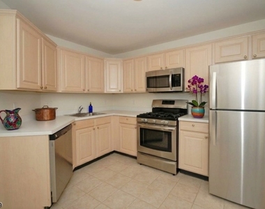 77 Potomac Dr - Photo Thumbnail 4