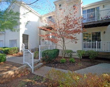 77 Potomac Dr - Photo Thumbnail 1