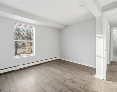 89 Main St - Photo Thumbnail 9