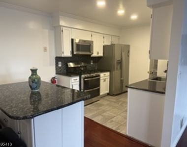 818 Belmont Dr - Photo Thumbnail 18
