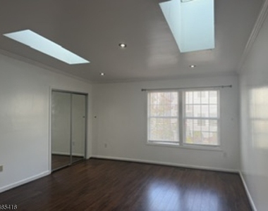 818 Belmont Dr - Photo Thumbnail 7