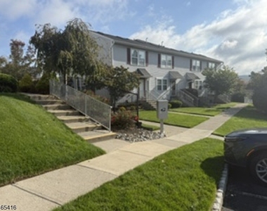 818 Belmont Dr - Photo Thumbnail 4