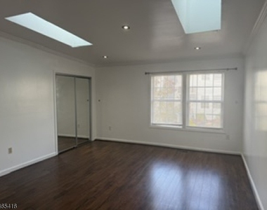 818 Belmont Dr - Photo Thumbnail 8