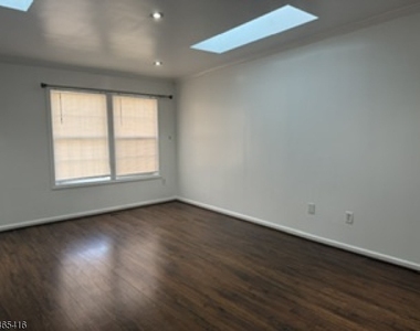818 Belmont Dr - Photo Thumbnail 10