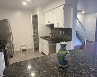 818 Belmont Dr - Photo Thumbnail 15