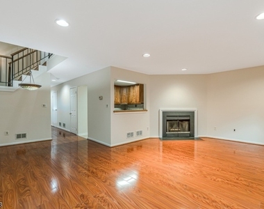 293 Greenfield Rd - Photo Thumbnail 15