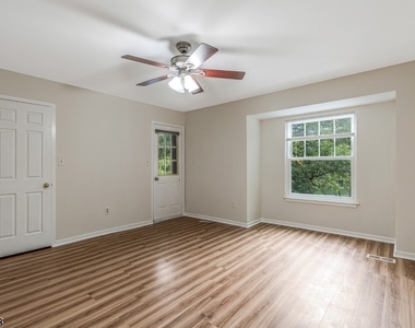 293 Greenfield Rd - Photo Thumbnail 19