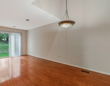 293 Greenfield Rd - Photo Thumbnail 9