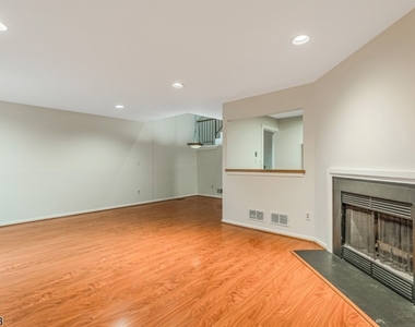 293 Greenfield Rd - Photo Thumbnail 13