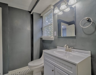 47 Court St - Photo Thumbnail 23