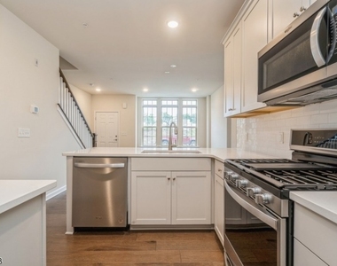 77 Robeson St - Photo Thumbnail 14