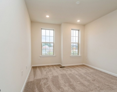 77 Robeson St - Photo Thumbnail 20