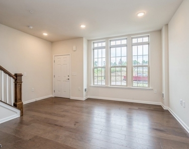77 Robeson St - Photo Thumbnail 10