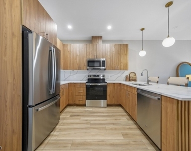 1815 Front St - Photo Thumbnail 13