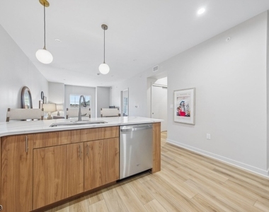 1815 Front St - Photo Thumbnail 15