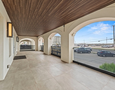 315 West Broadway - Photo Thumbnail 7
