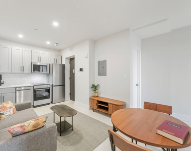 315 West Broadway - Photo Thumbnail 1