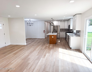 18 Arlyn Drive - Photo Thumbnail 7