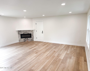 18 Arlyn Drive - Photo Thumbnail 6