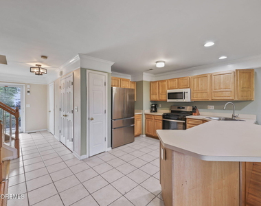 302 Graham Avenue - Photo Thumbnail 7