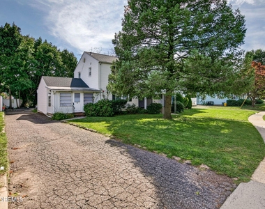 22 Oldfield Place - Photo Thumbnail 2