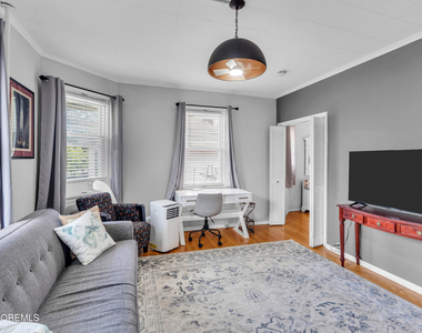 512 7th Avenue - Photo Thumbnail 2