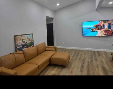 110 17th Ave - Photo Thumbnail 7