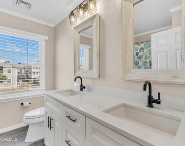 102 W Spray Way - Photo Thumbnail 10