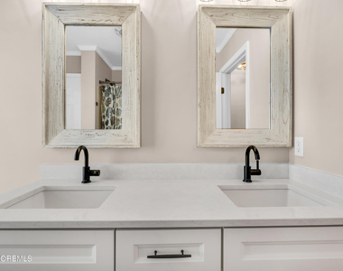 102 W Spray Way - Photo Thumbnail 20