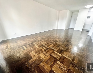 East 35 Street - Photo Thumbnail 1