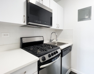 East 35 Street - Photo Thumbnail 4