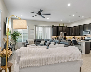 17426 N 49th Street - Photo Thumbnail 7