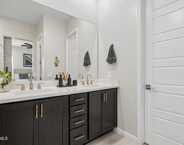 17426 N 49th Street - Photo Thumbnail 20